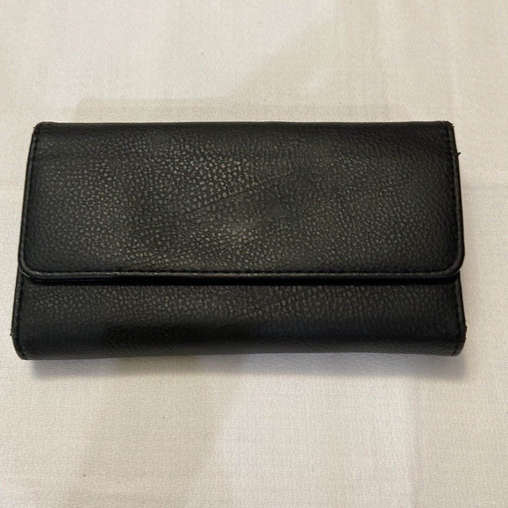 Black Womens Tri Fold Pebble Grain Wallet Excellent Used Condition